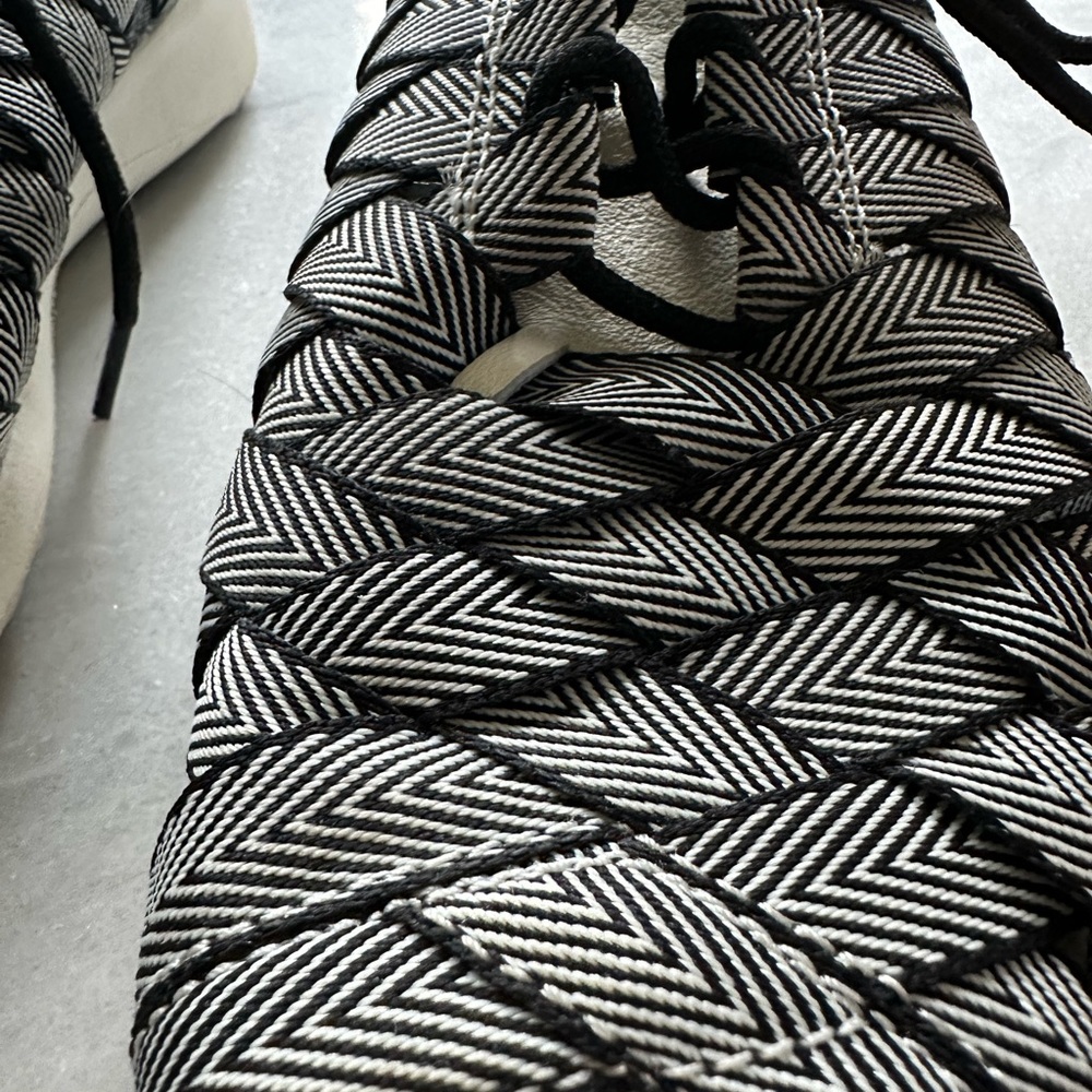 Nike Ribbon Shoes - Picture 6 of 6